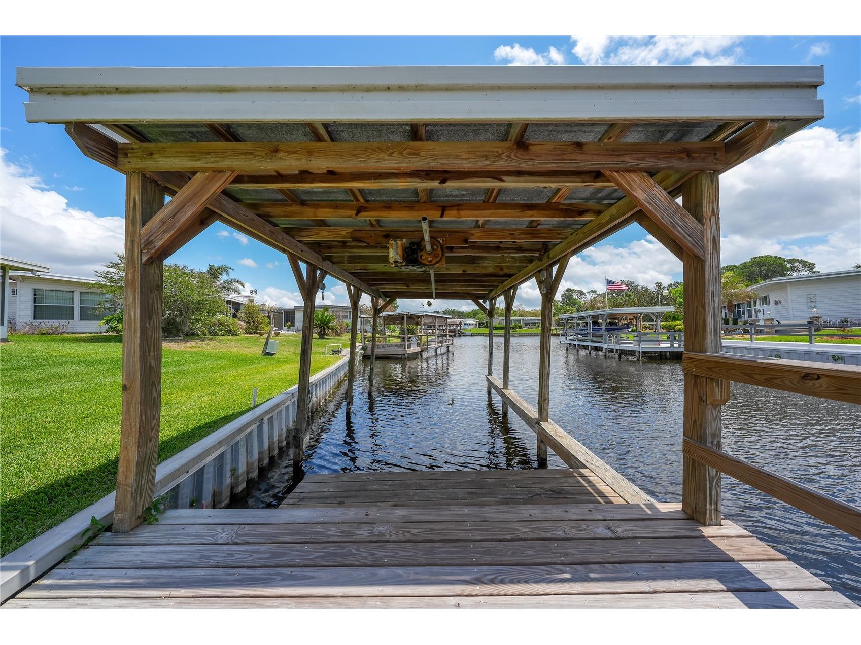 957 Todd Way Tavares FL 32778 - HARRIS CHAIN OF LAKES G5111601 image4