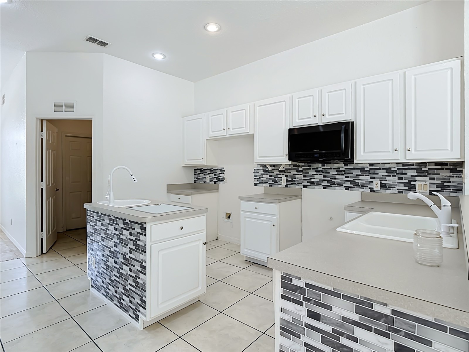 957 Via Bianca Drive Davenport FL 33896 S5153410 image3