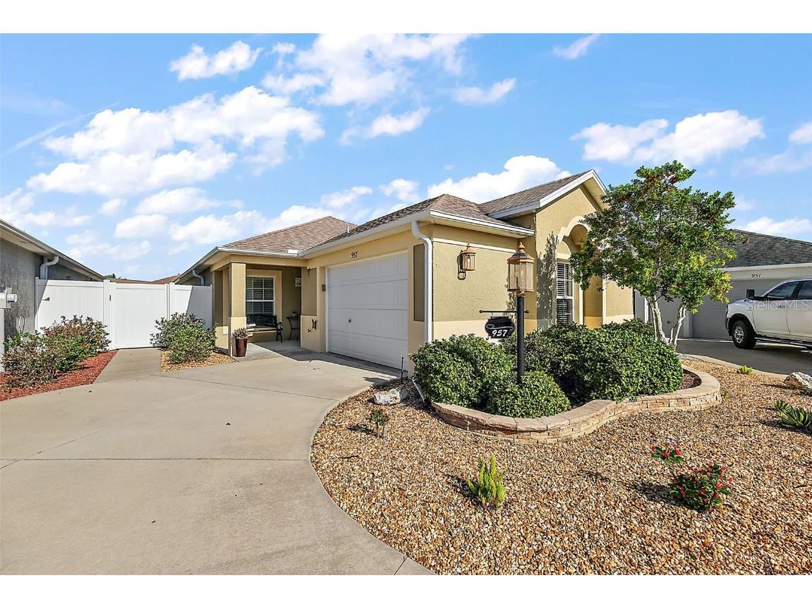 957 Wren Street The Villages FL 32163 G5089304 image1