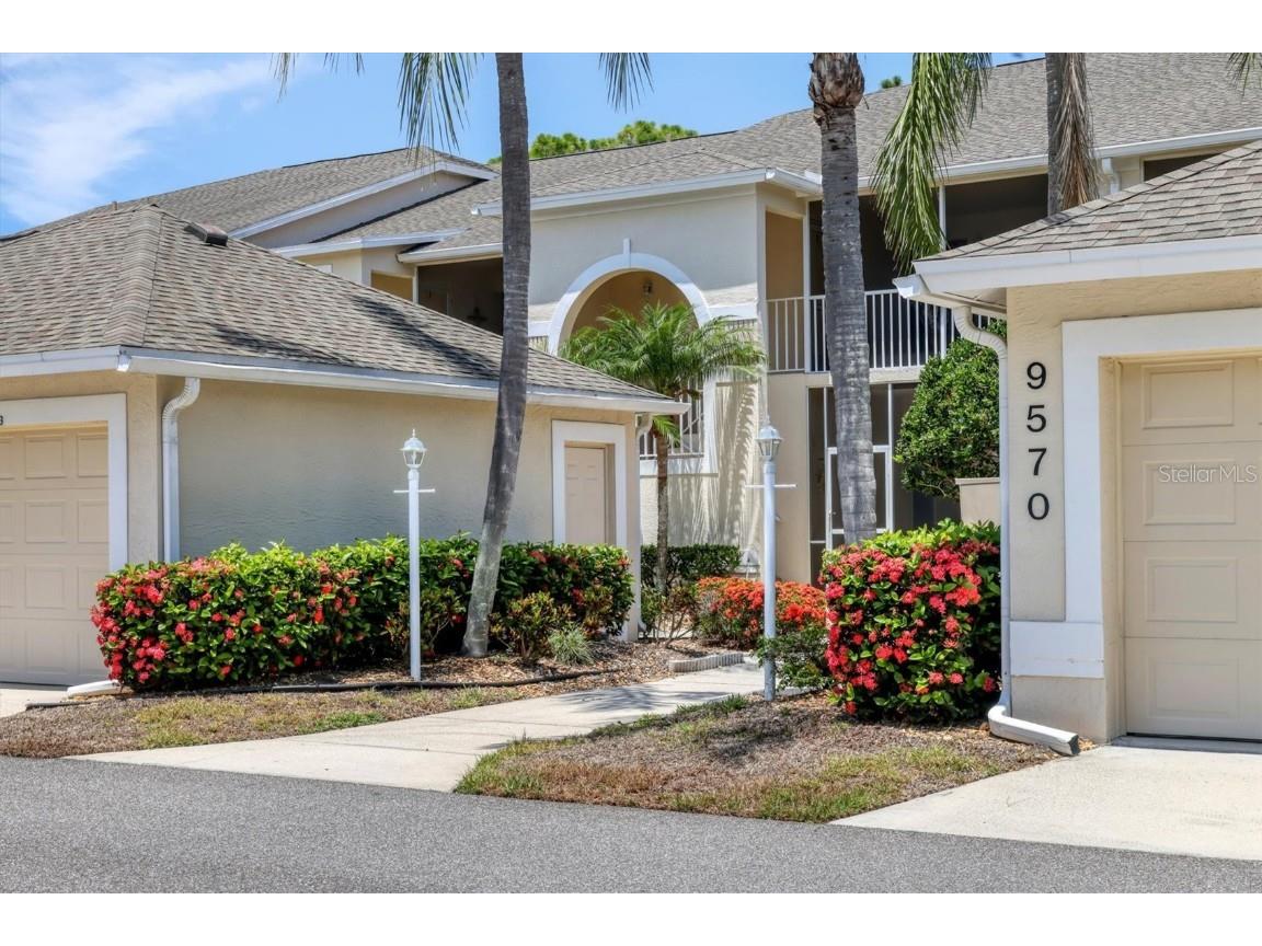 9570 High Gate Drive #1723 Sarasota FL 34238 A4575020 image1