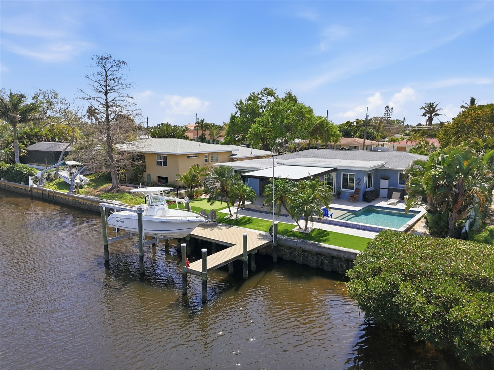 9571 Sun Isle Drive NE Saint Petersburg FL 33702 TB8487447 image1