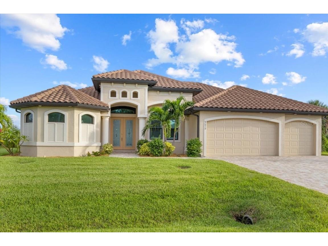 9572 President Circle Port Charlotte FL 33981 - KEYSTONE WATERWAY D6131761 image1