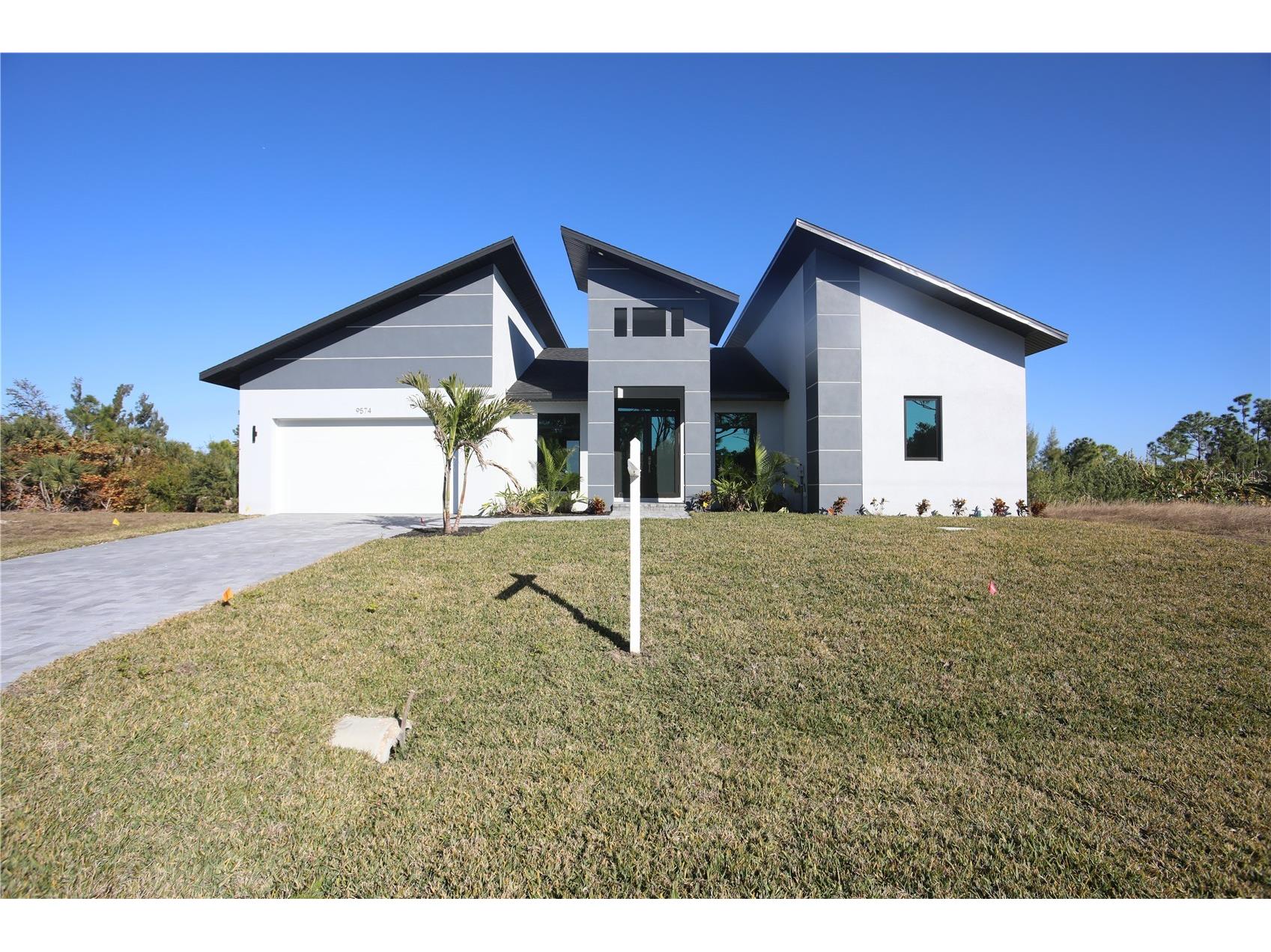 9574 Salt Lake Street Port Charlotte FL 33981 D6145975 image1