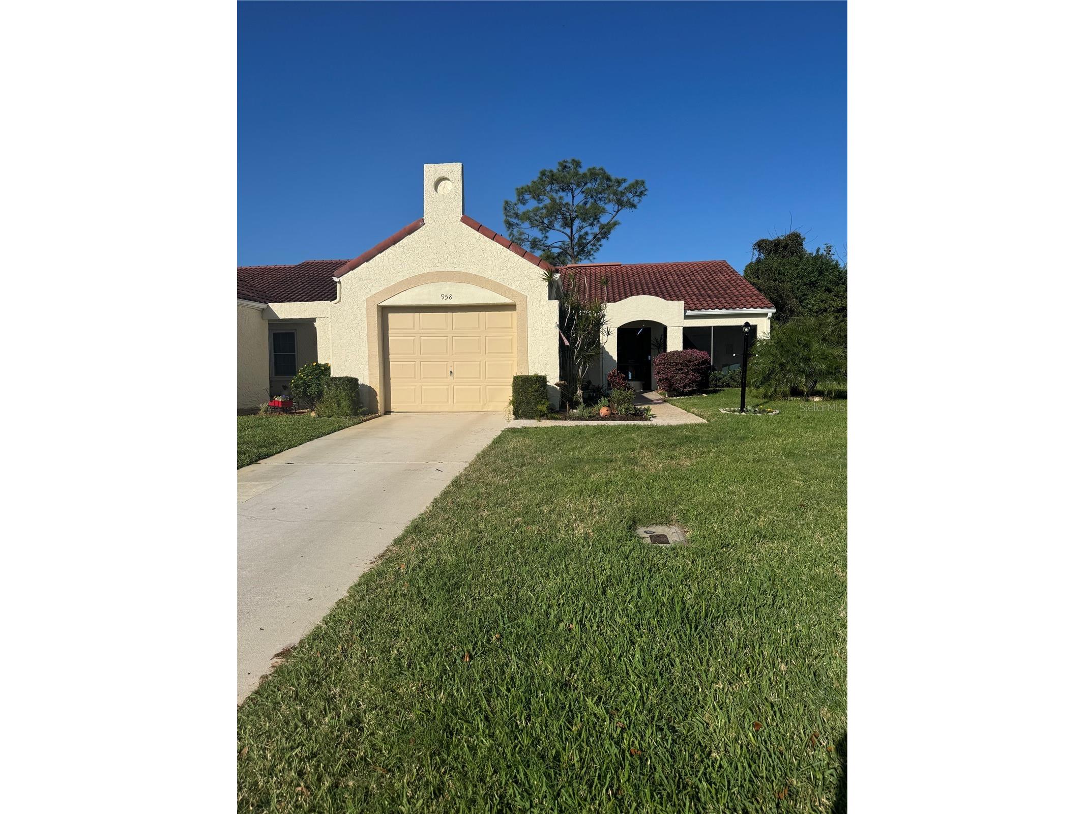 958 Madrid Drive Palm Harbor FL 34684 - LAKE TARPON TB8484324 image1