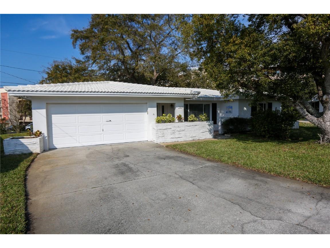 9582 141st Street Seminole FL 33776 U8191944 image1
