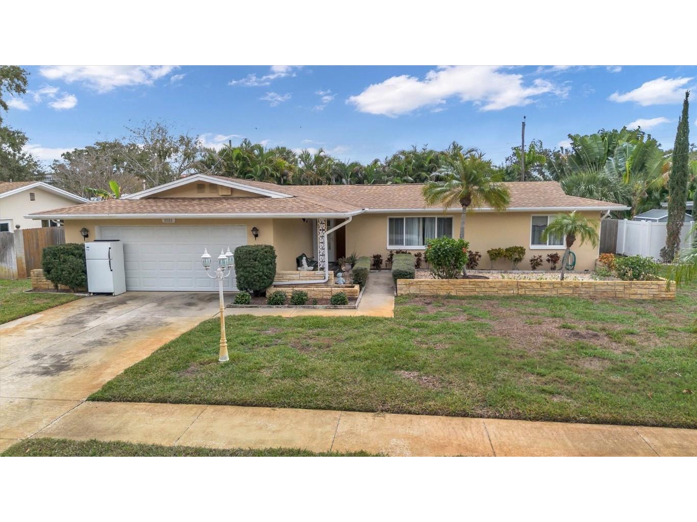 9585 Portside Drive Seminole FL 33776 U8223015 image1