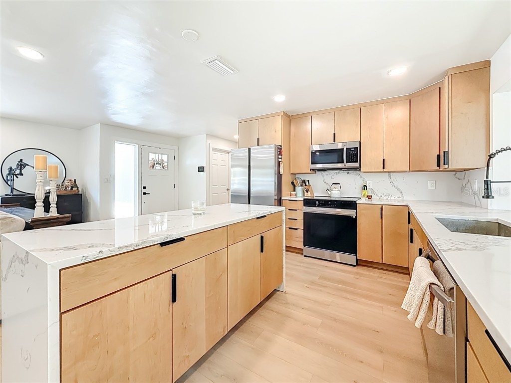 9585 Portside Drive Seminole FL 33776 TB8451046 image18