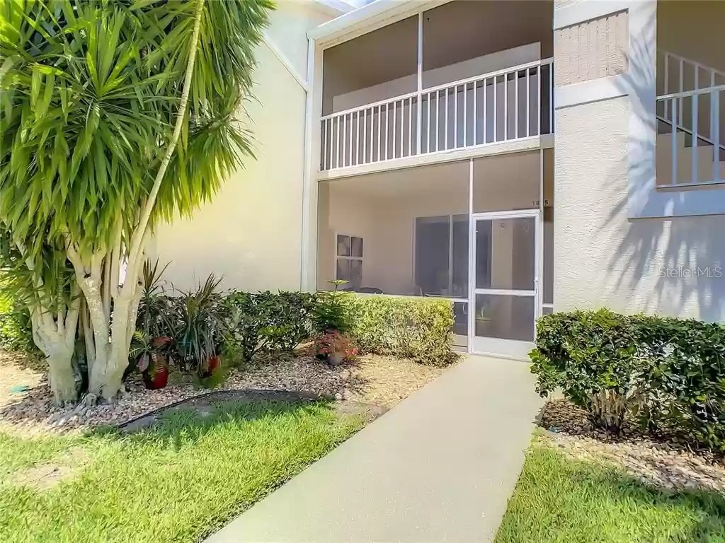 9590 High Gate Drive #1915 Sarasota FL 34238 A4699153 image1