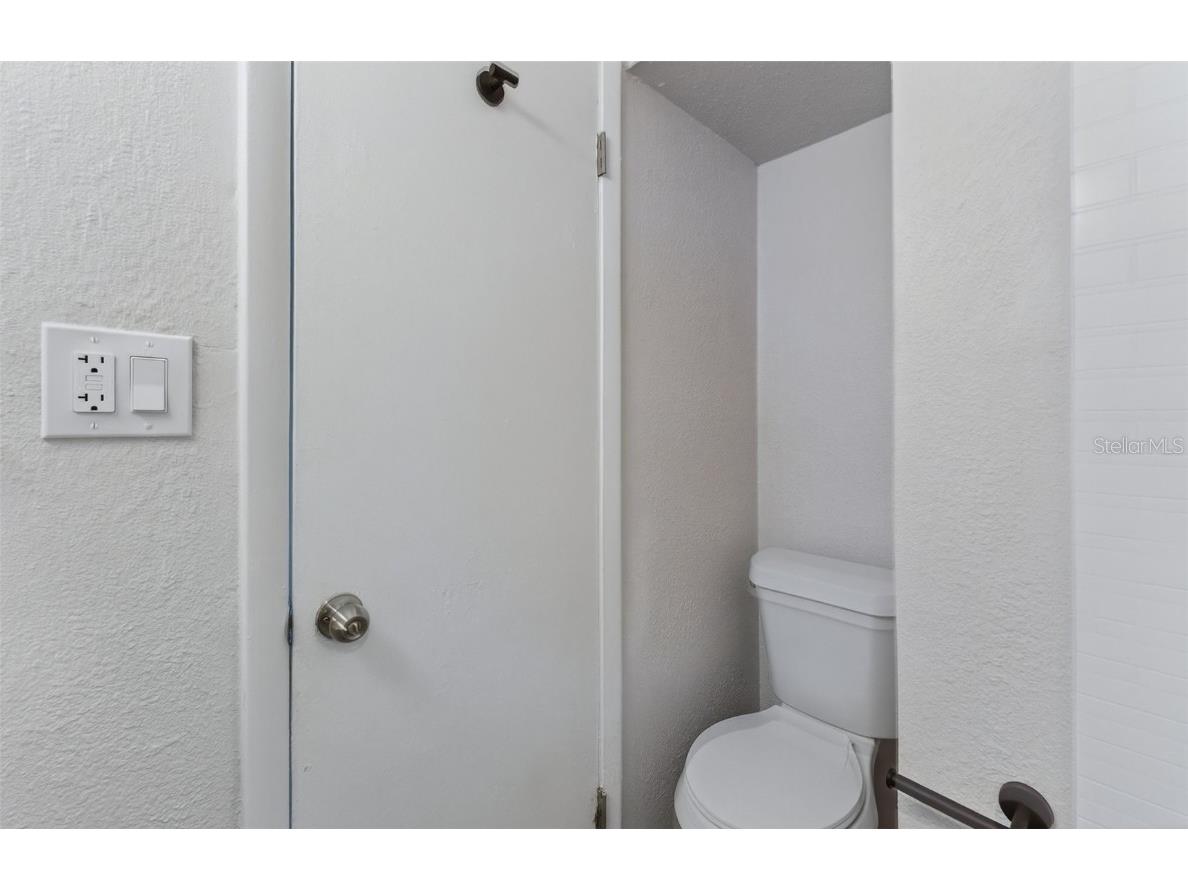 96 & 98 W Esther Street Orlando FL 32806 O6363547 image72