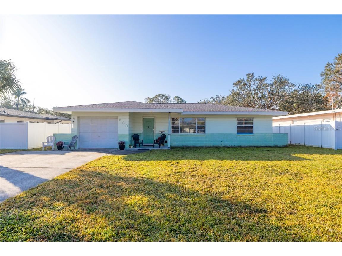 960 43rd Avenue NE Saint Petersburg FL 33703 TB8342187 image1