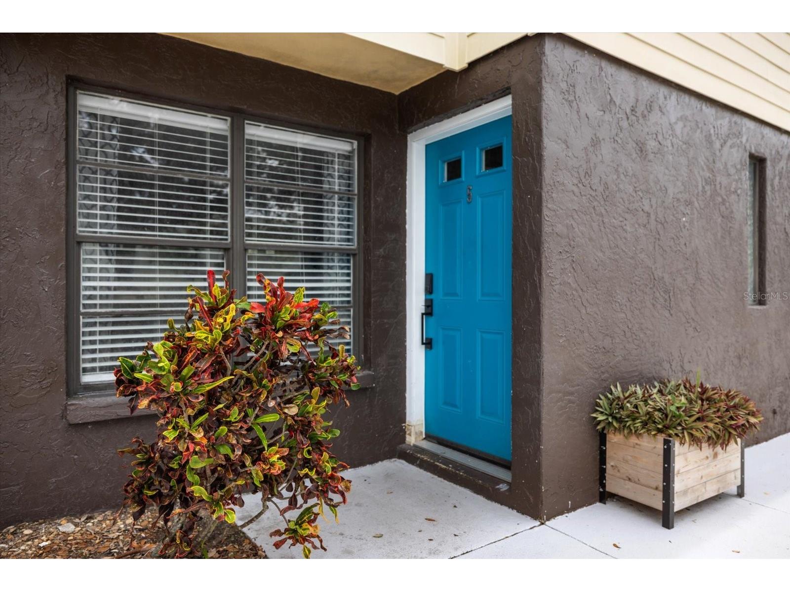 960 Highland Street #A6 Sarasota FL 34234 A4678660 image1