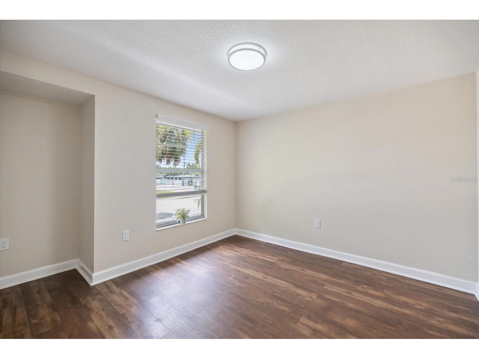 960 Highland Street #A6 Sarasota FL 34234 A4678660 image13