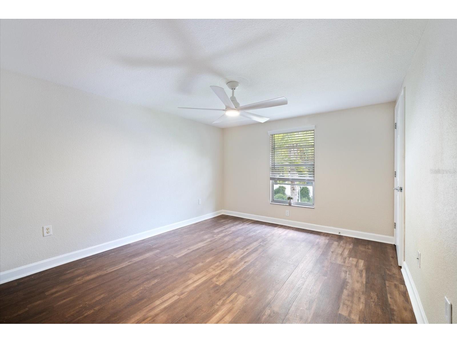 960 Highland Street #A6 Sarasota FL 34234 A4678660 image15