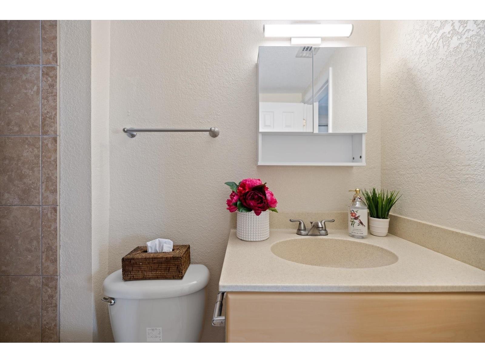 960 Highland Street #A6 Sarasota FL 34234 A4678660 image7