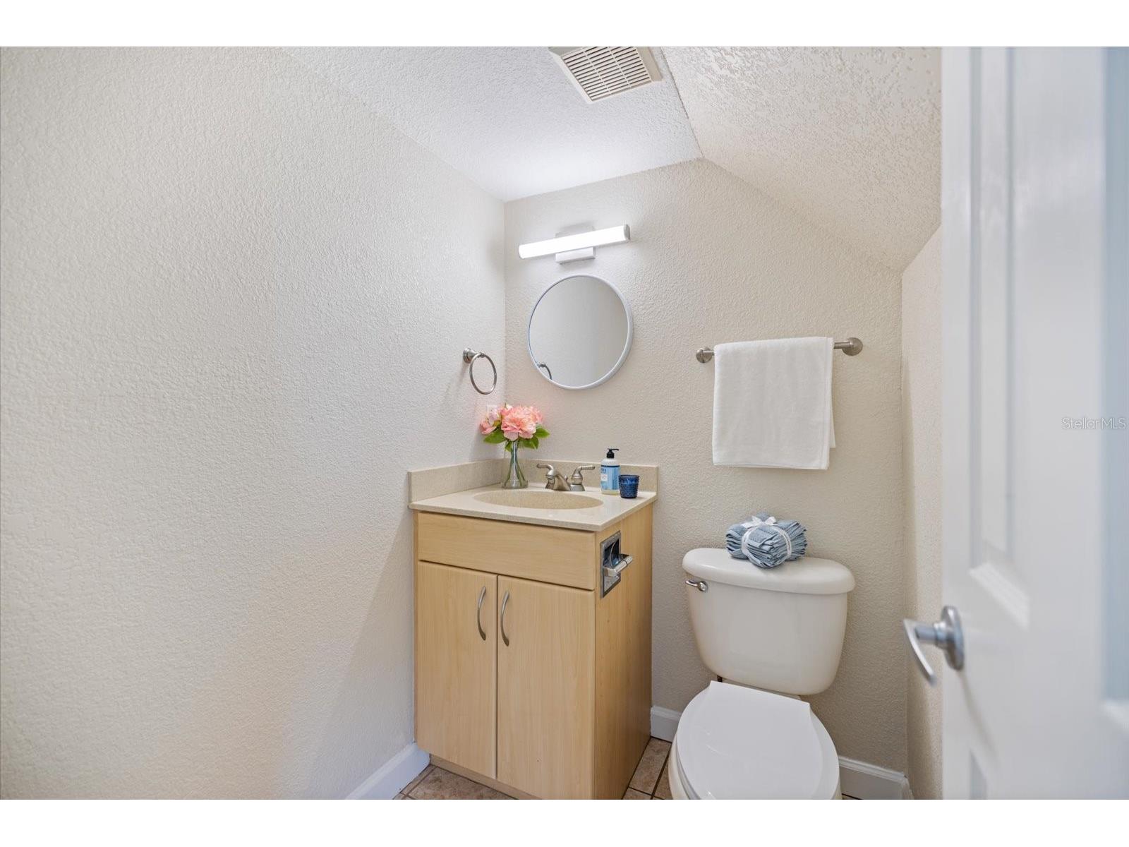 960 Highland Street #A7 Sarasota FL 34234 A4698354 image6