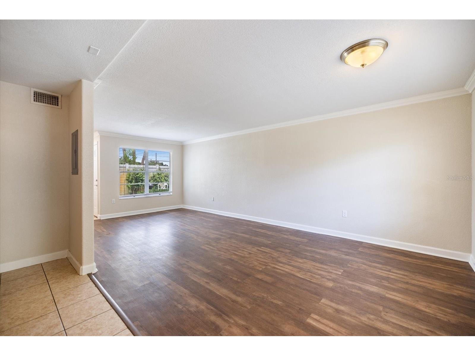 960 Highland Street #A7 Sarasota FL 34234 A4698354 image7