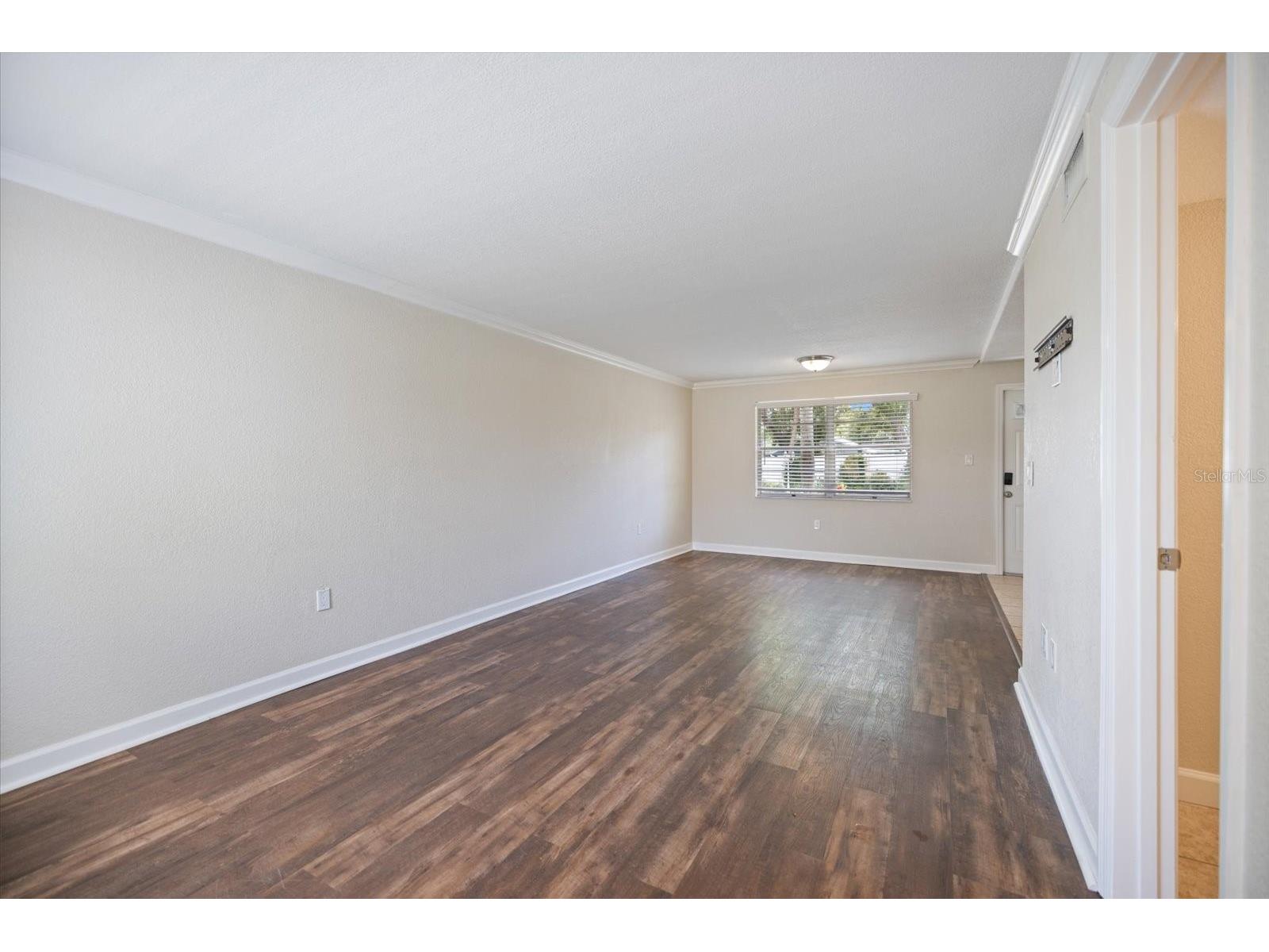 960 Highland Street #A7 Sarasota FL 34234 A4698354 image8