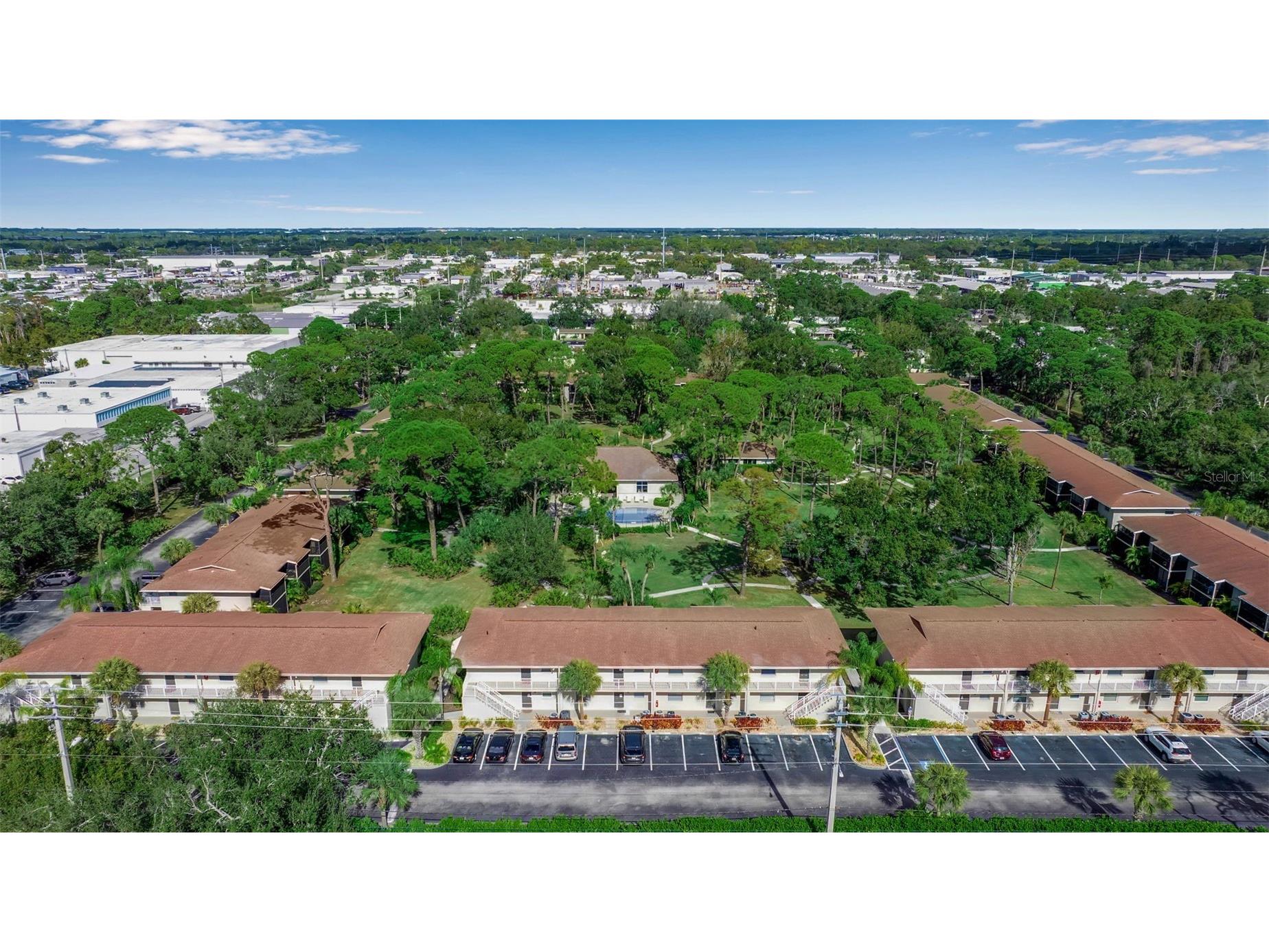 960 La Costa Circle #3 Sarasota FL 34237 A4677986 image1