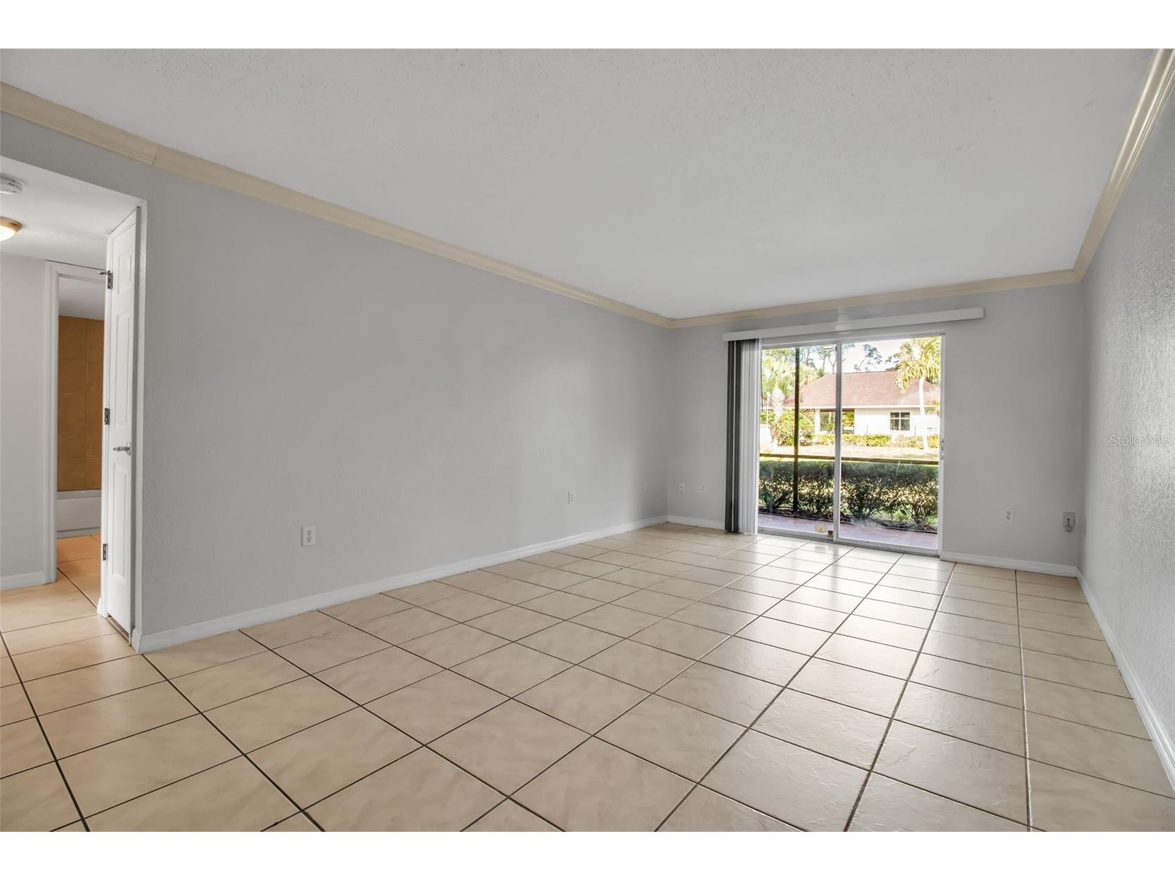 960 La Costa Circle #3 Sarasota FL 34237 A4677986 image14