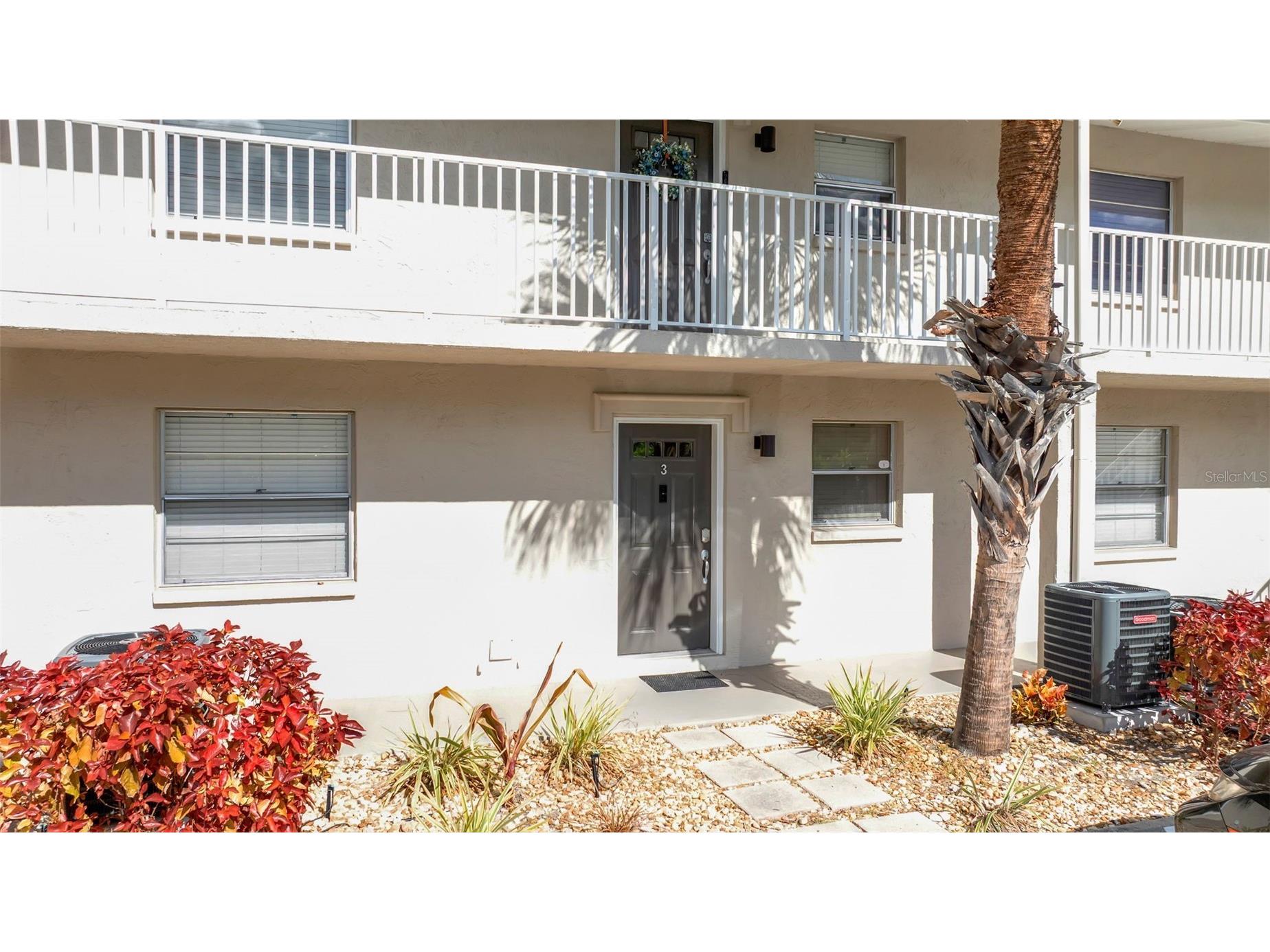 960 La Costa Circle #3 Sarasota FL 34237 A4677986 image2