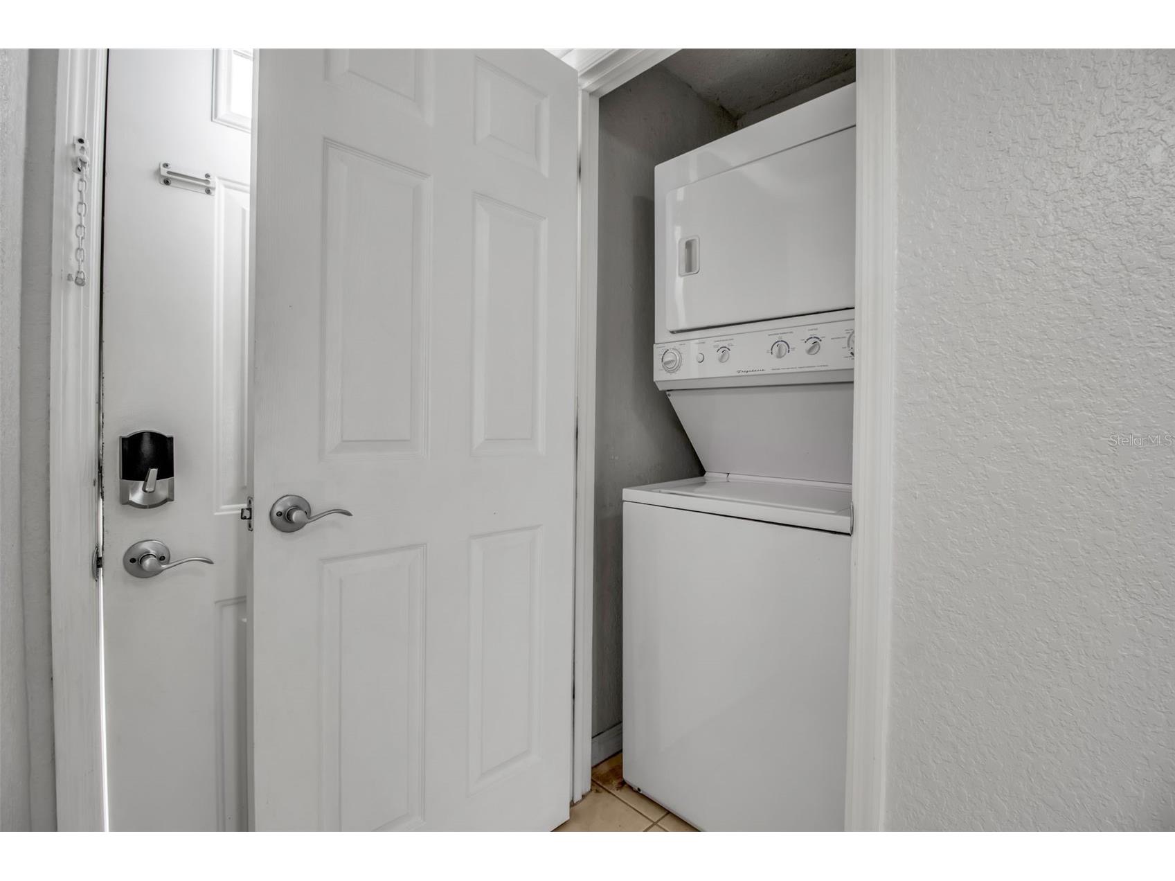 960 La Costa Circle #3 Sarasota FL 34237 A4677986 image23