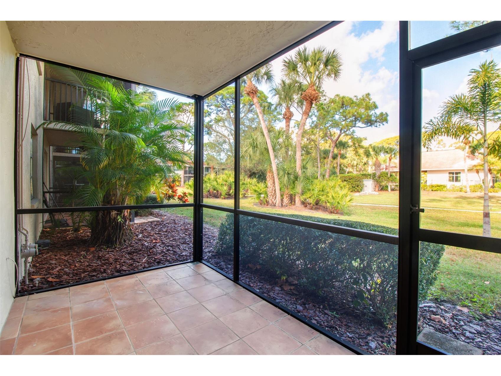 960 La Costa Circle #3 Sarasota FL 34237 A4677986 image26