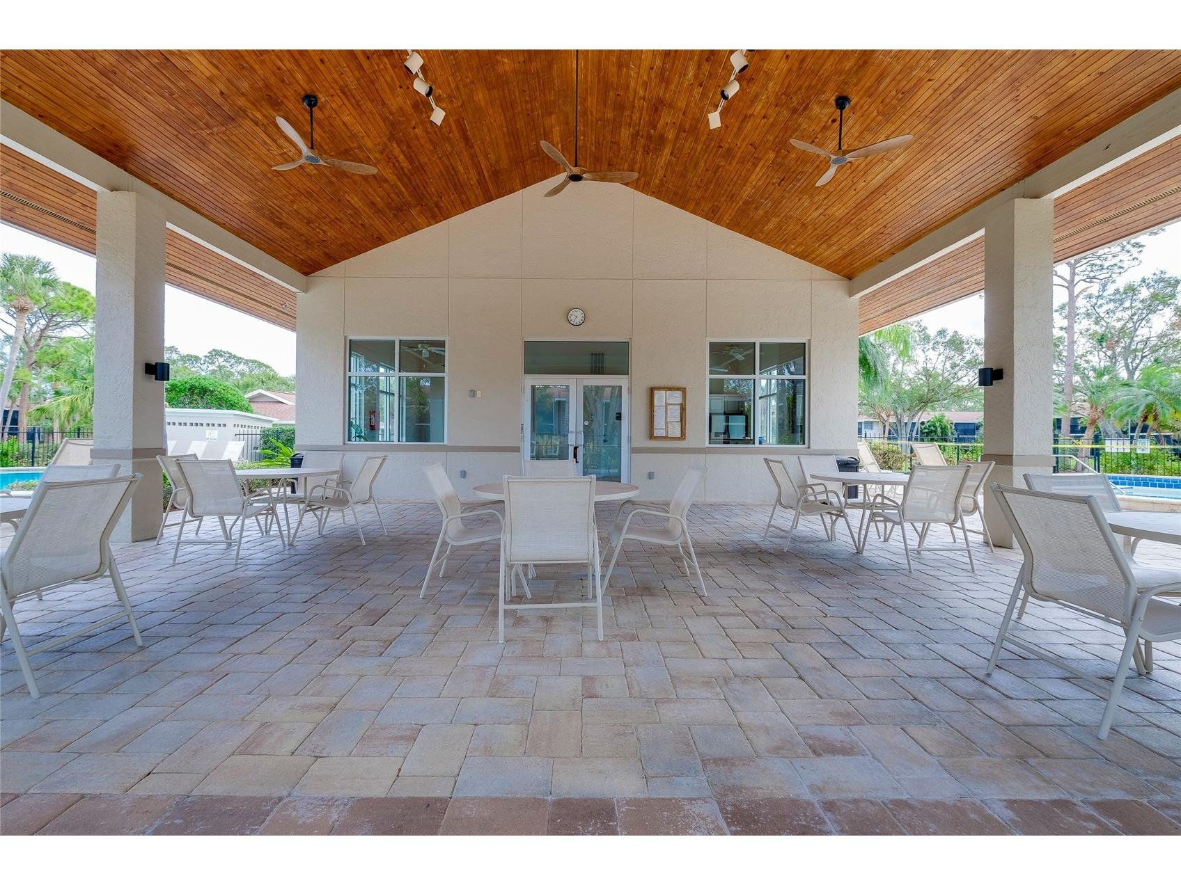 960 La Costa Circle #3 Sarasota FL 34237 A4677986 image28