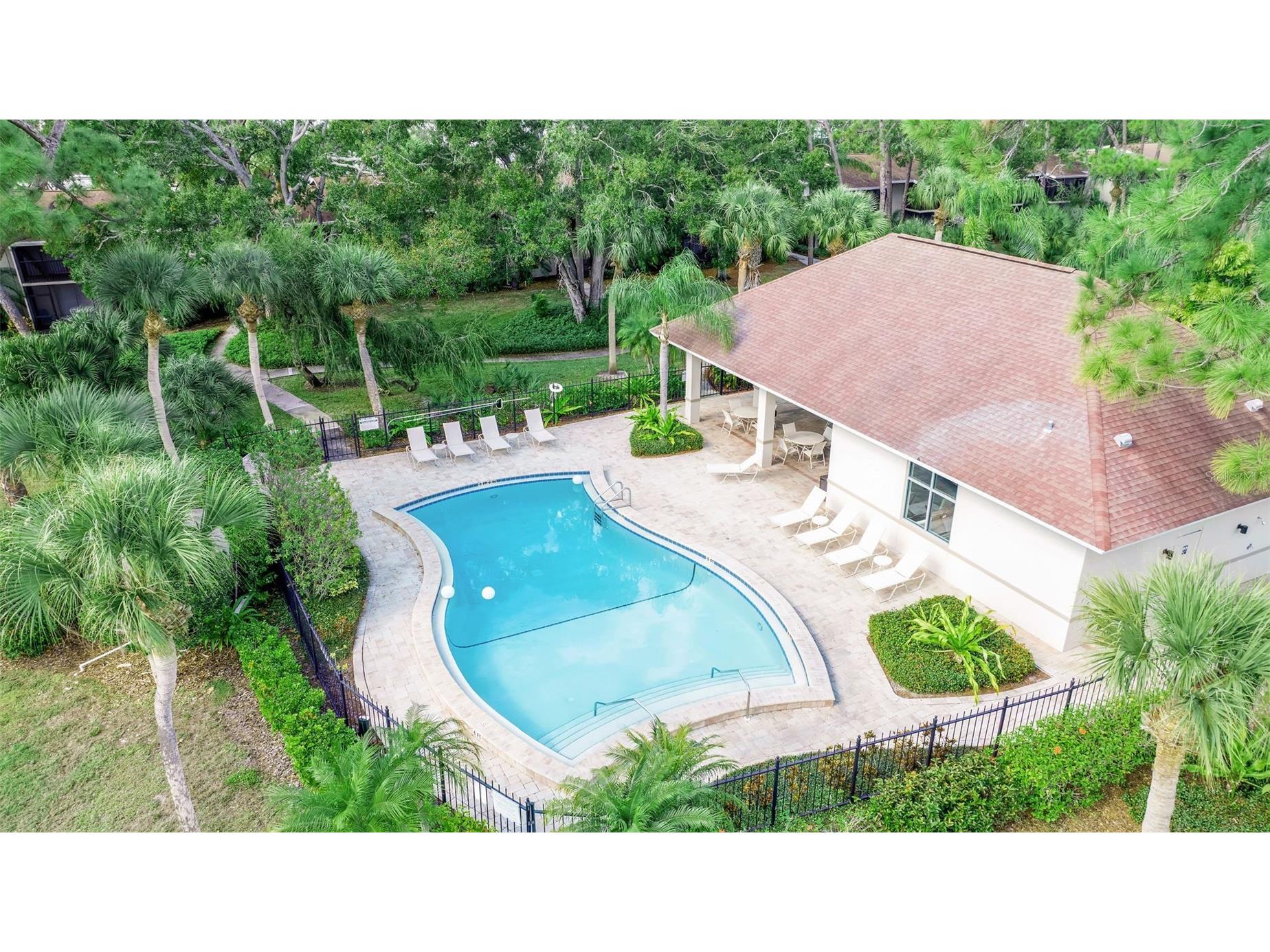 960 La Costa Circle #3 Sarasota FL 34237 A4677986 image32
