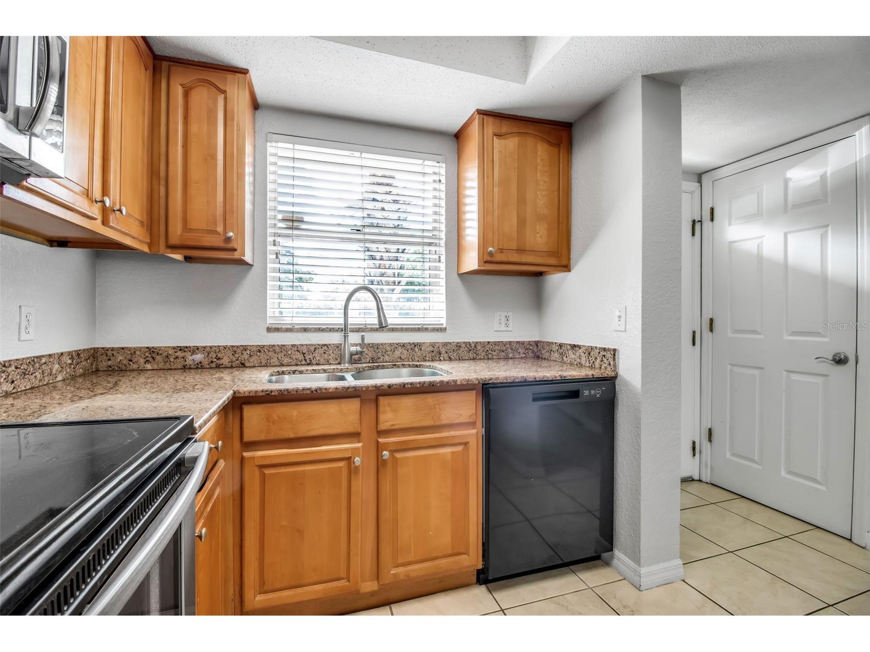 960 La Costa Circle #3 Sarasota FL 34237 A4677986 image9