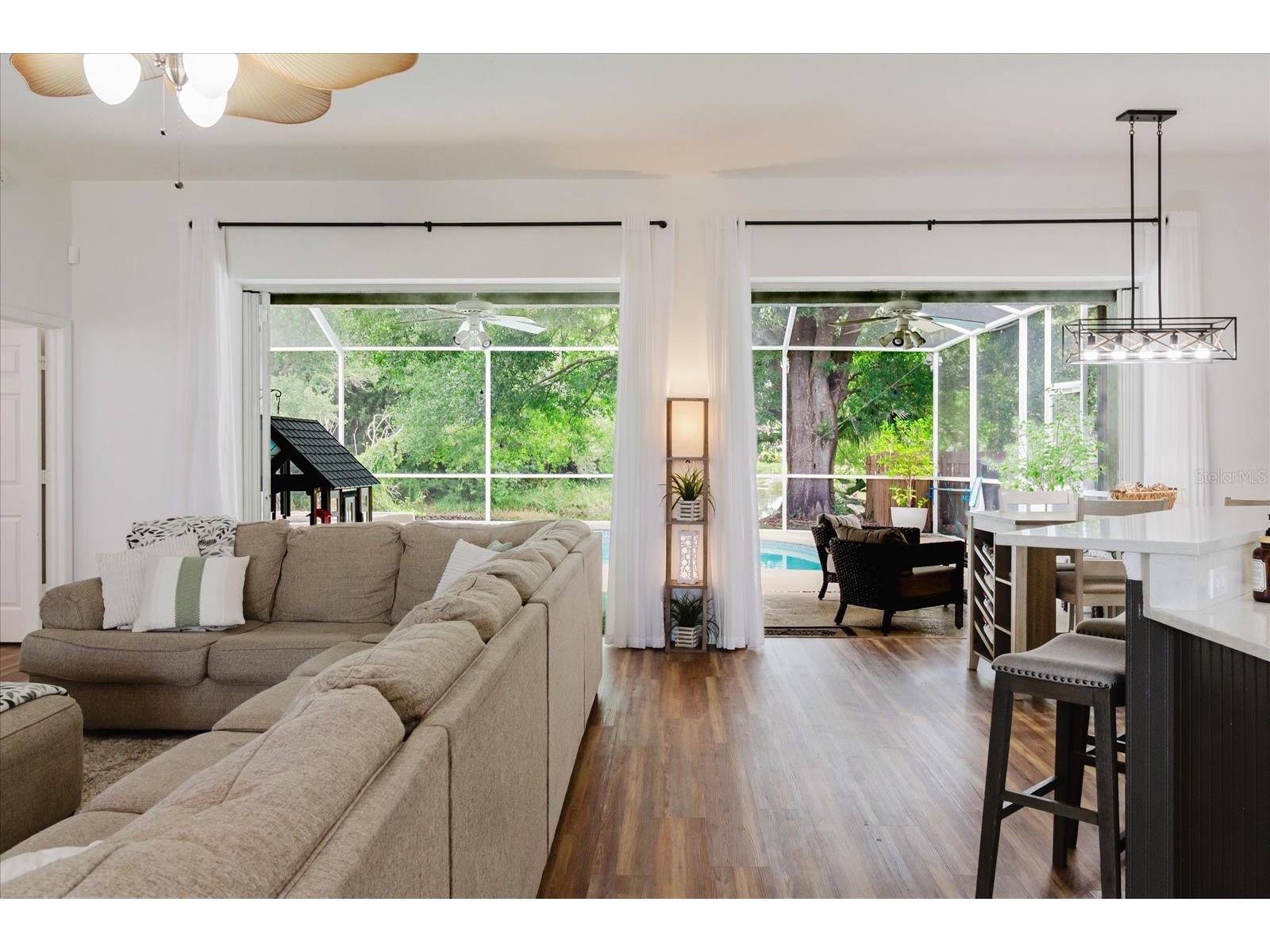 9601 Regents Park Drive Tampa FL 33647 TB8517604 image35