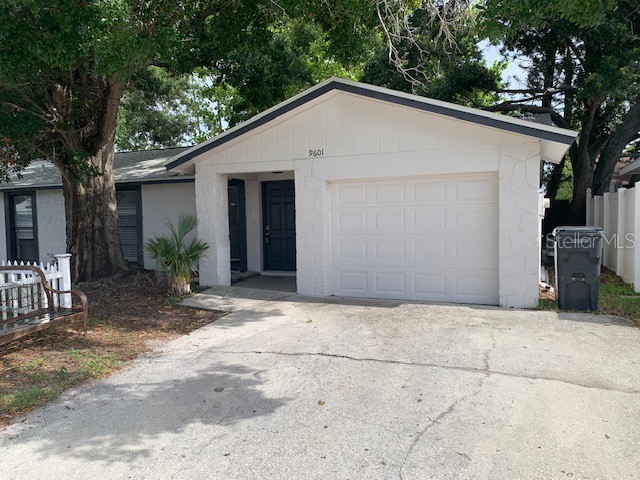 9601 Shalimar Court Tampa FL 33615 TB8510604 image1