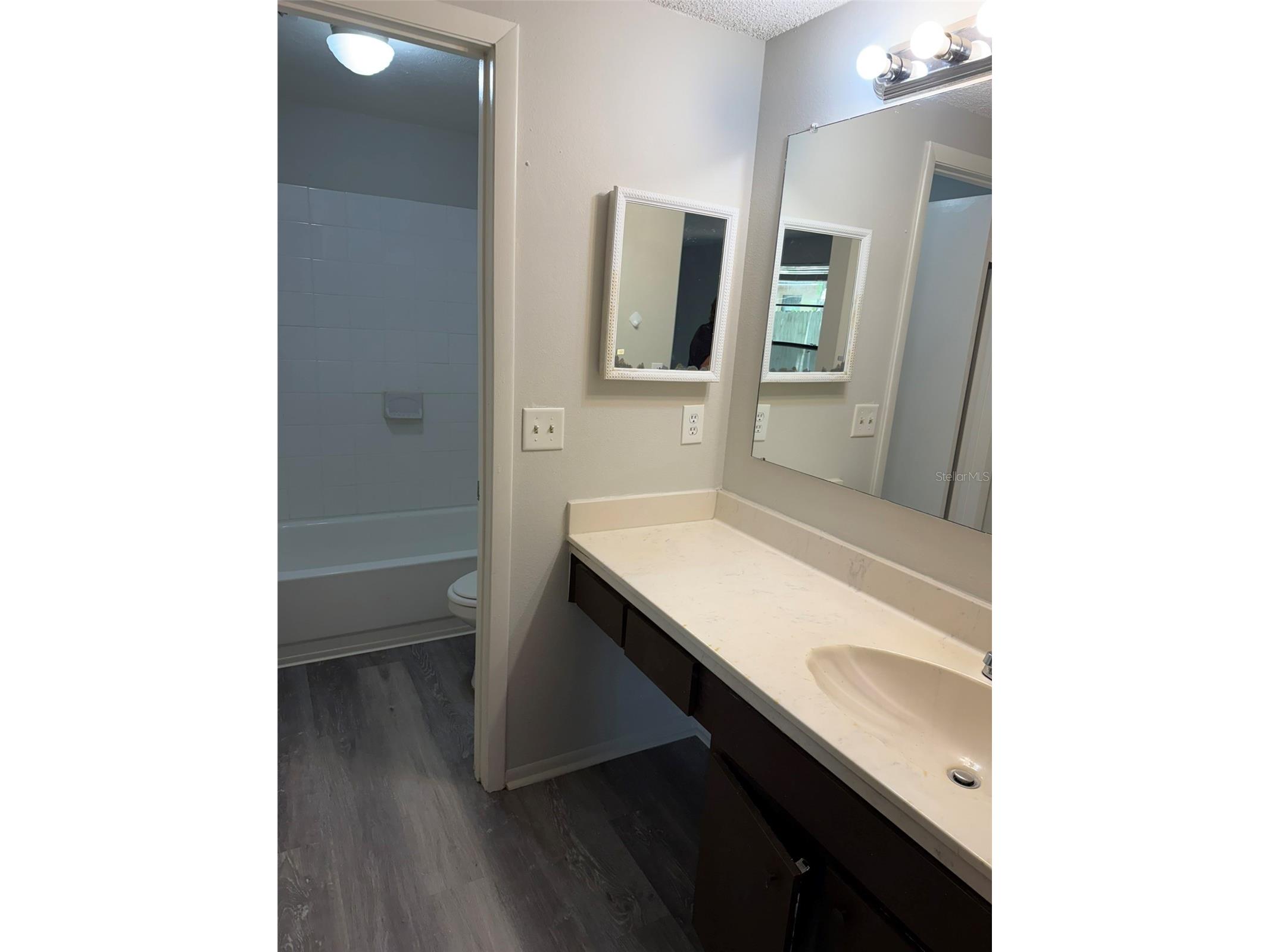 9601 Shalimar Court Tampa FL 33615 TB8510604 image8