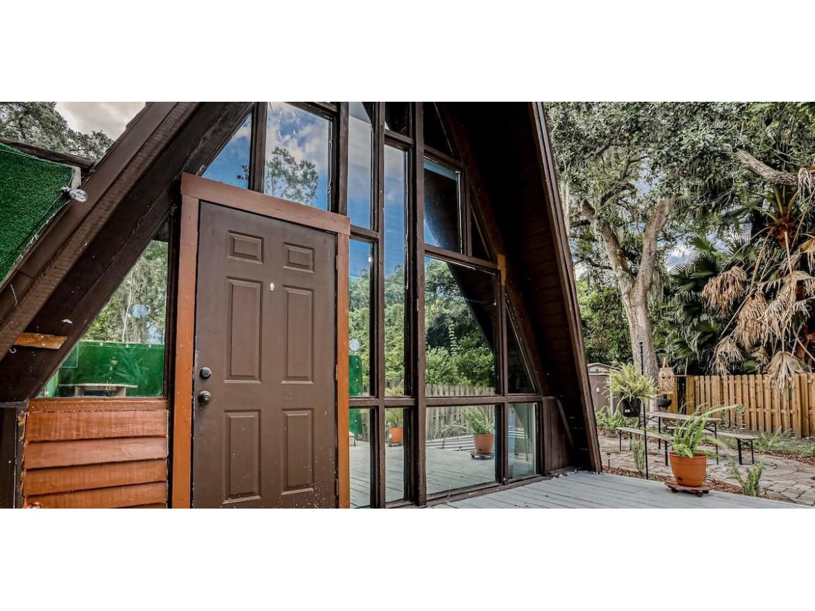 9607 N Connechusett Road Tampa FL 33617 T3522597 image1