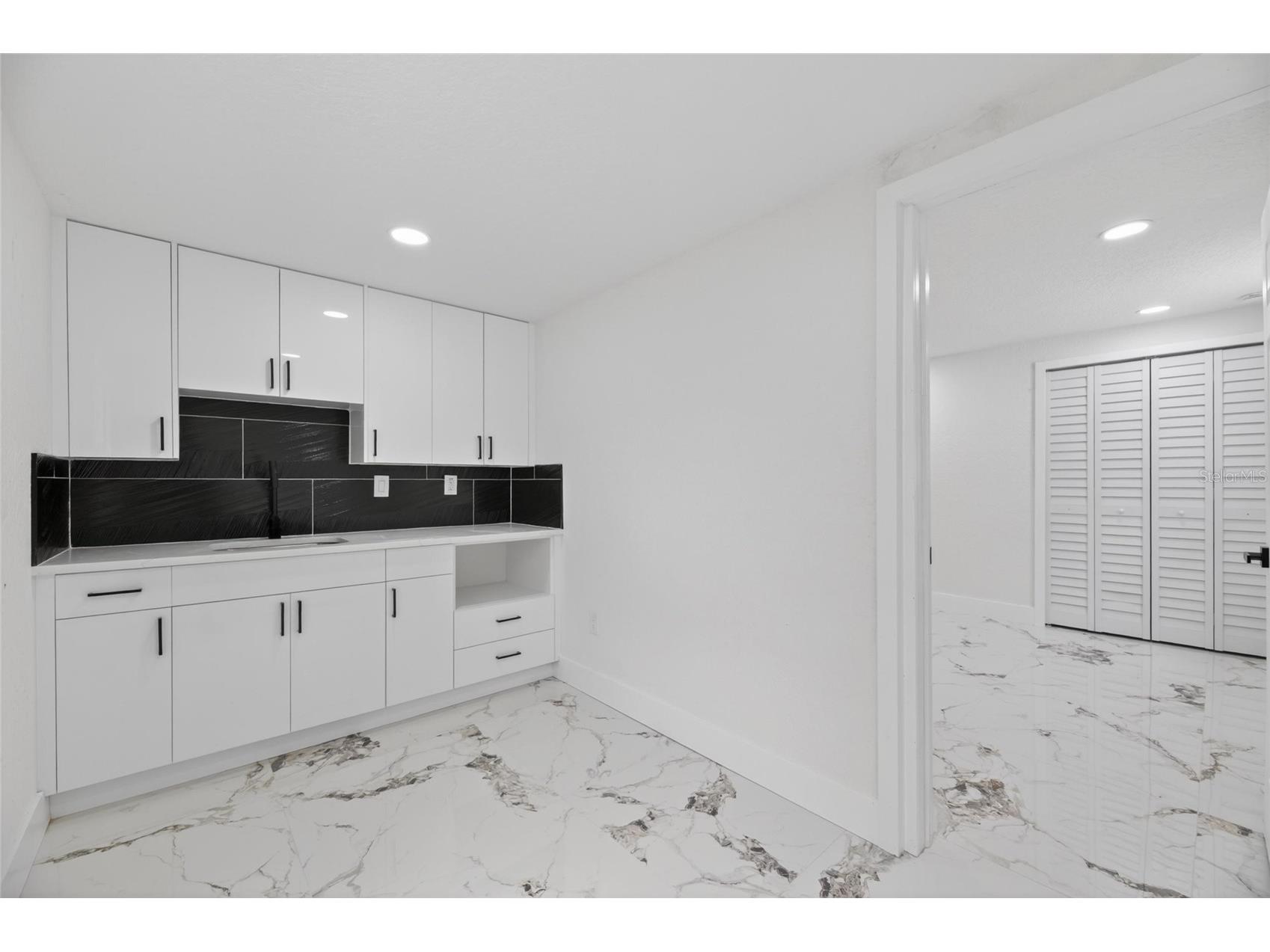 9608 N Aster Avenue Tampa FL 33612 TB8512931 image39