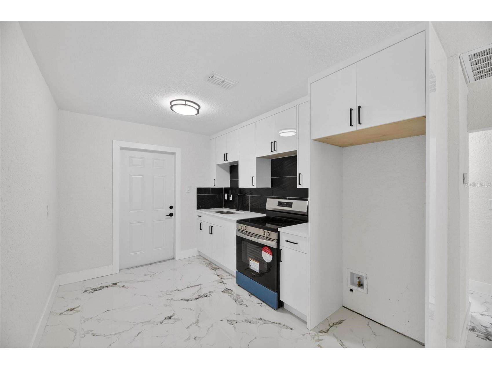 9608 N Aster Avenue Tampa FL 33612 TB8512931 image54