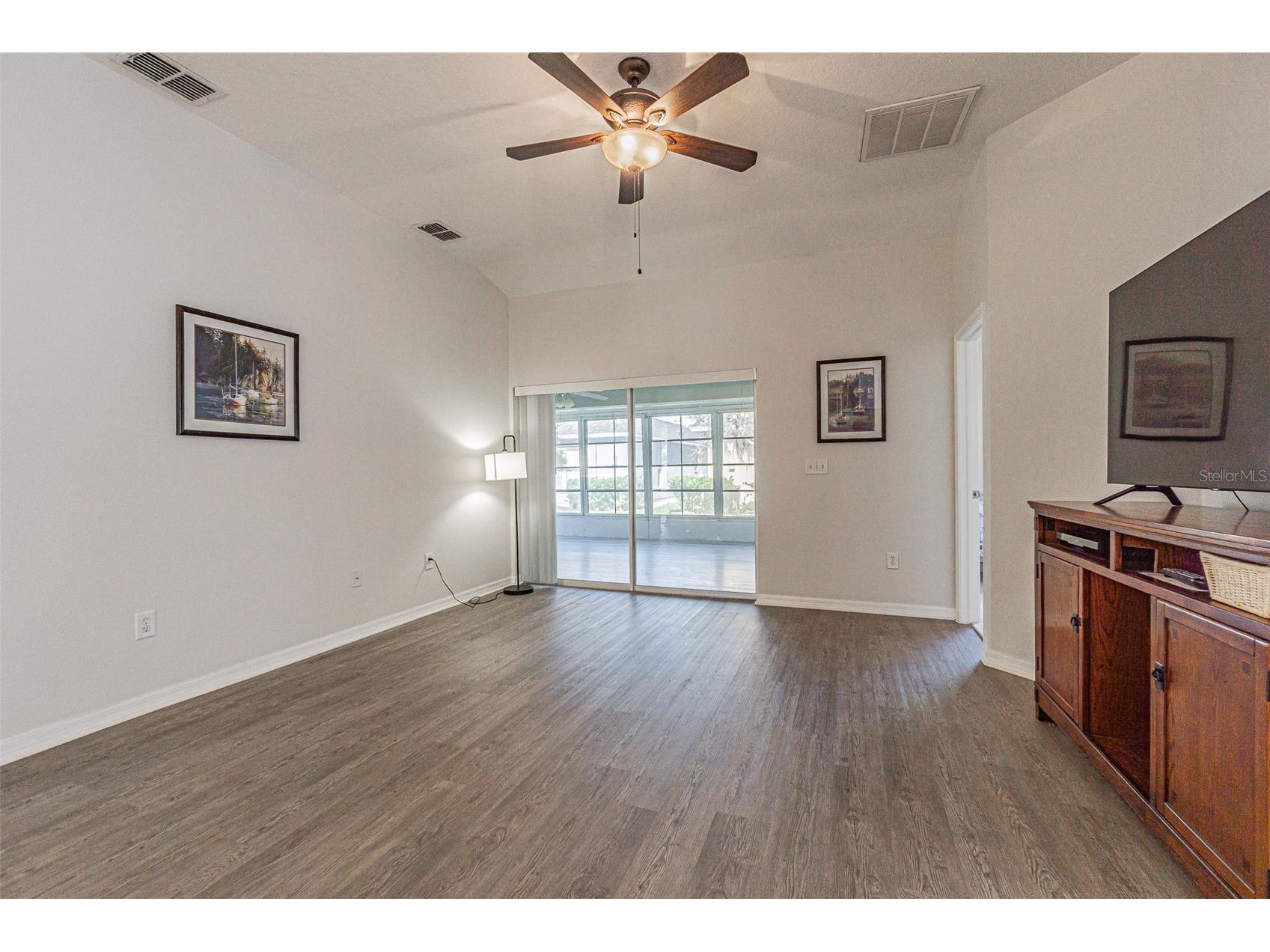 9608 Rolling Circle San Antonio FL 33576 TB8483522 image5