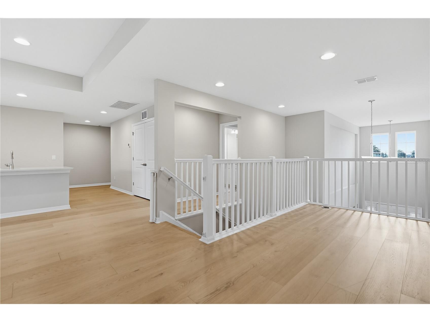 9608 Sorbonne Loop Seffner FL 33584 TB8507389 image31