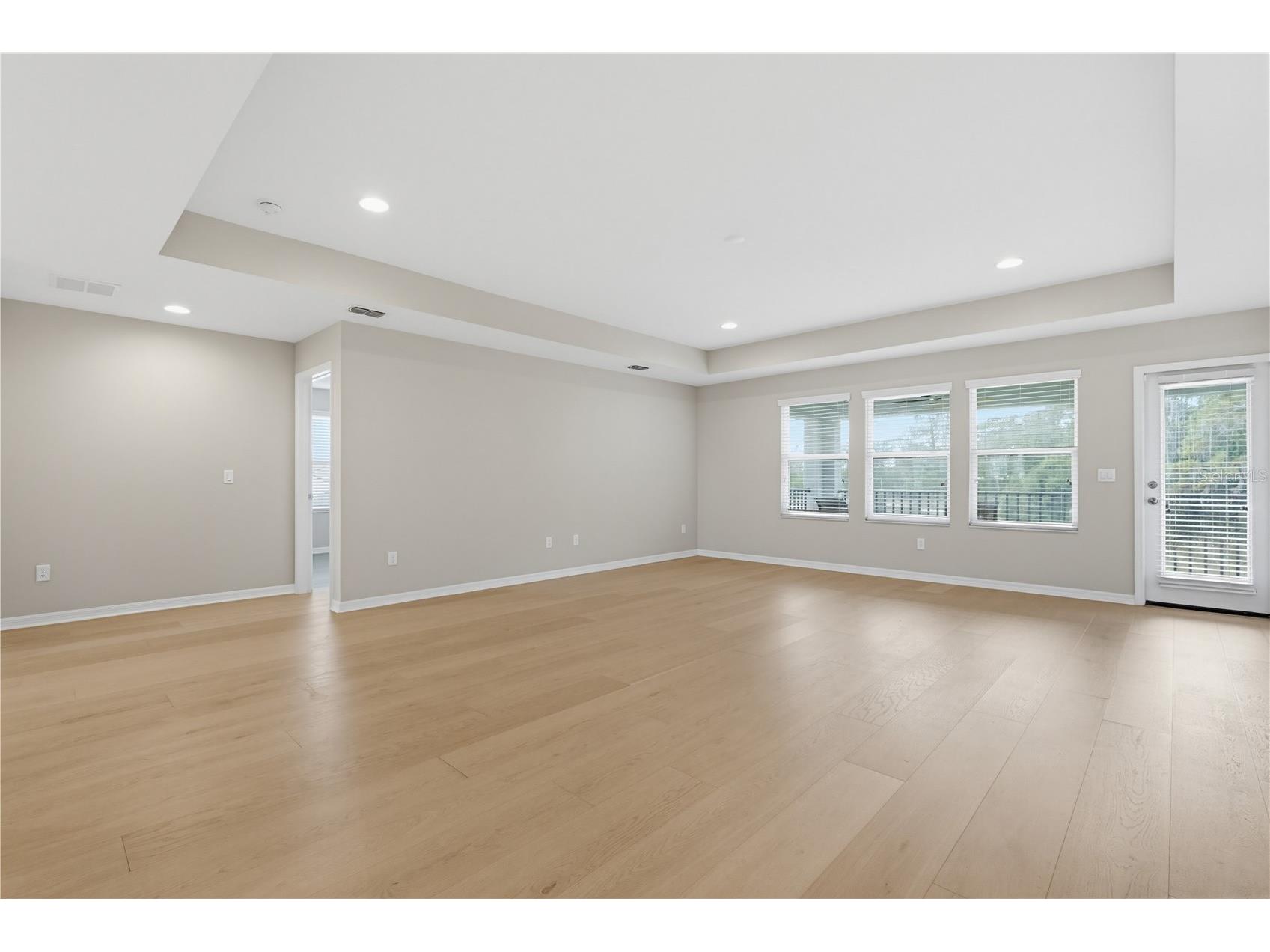 9608 Sorbonne Loop Seffner FL 33584 TB8507389 image32