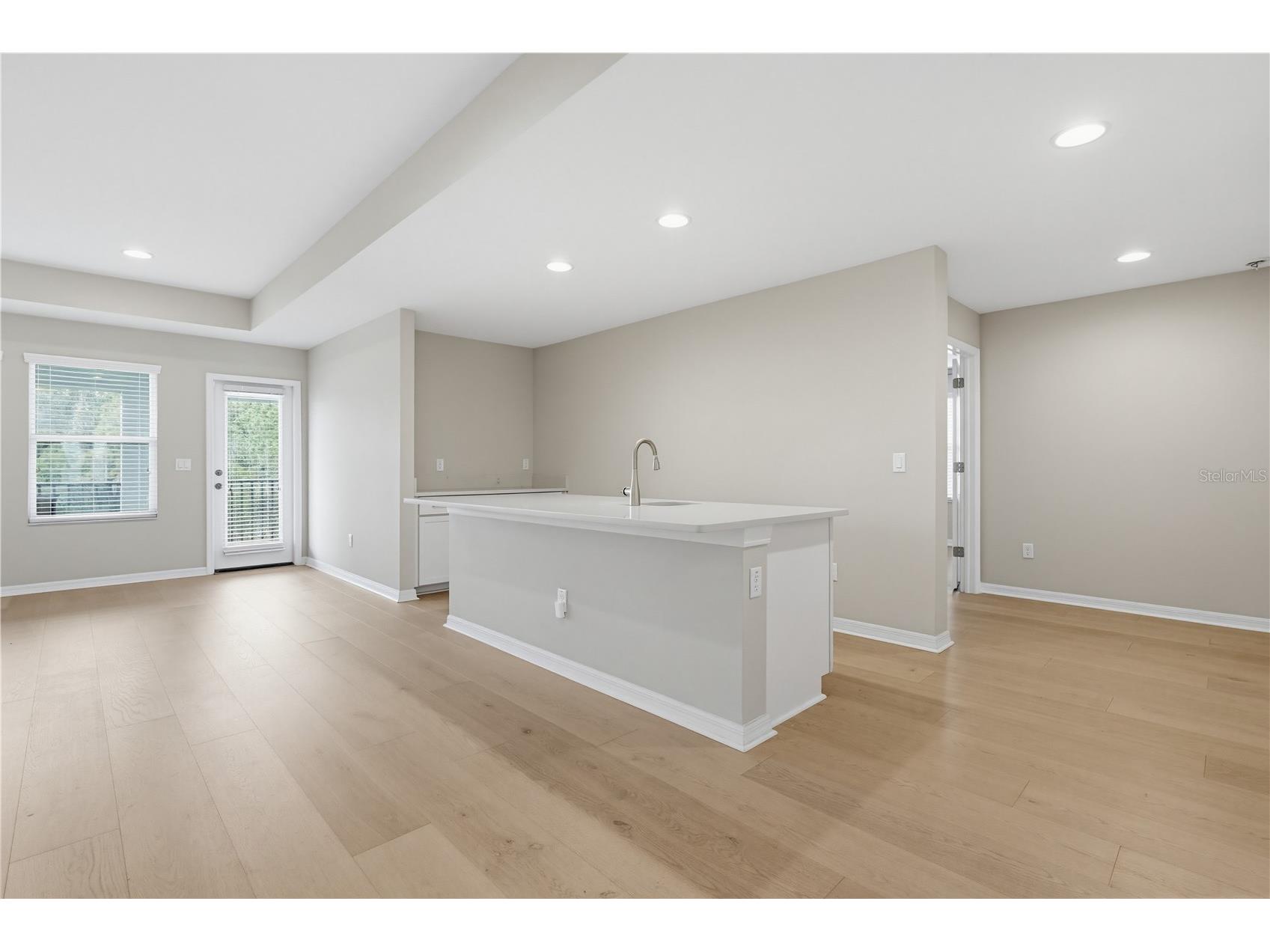 9608 Sorbonne Loop Seffner FL 33584 TB8507389 image33