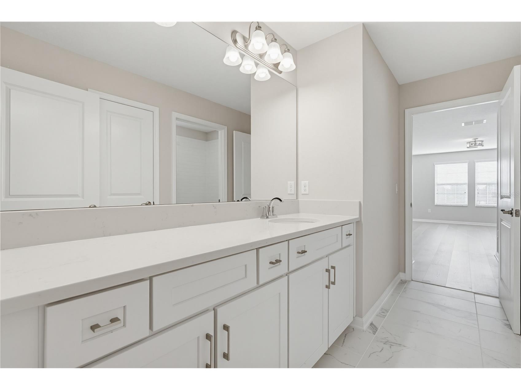 9608 Sorbonne Loop Seffner FL 33584 TB8507389 image42