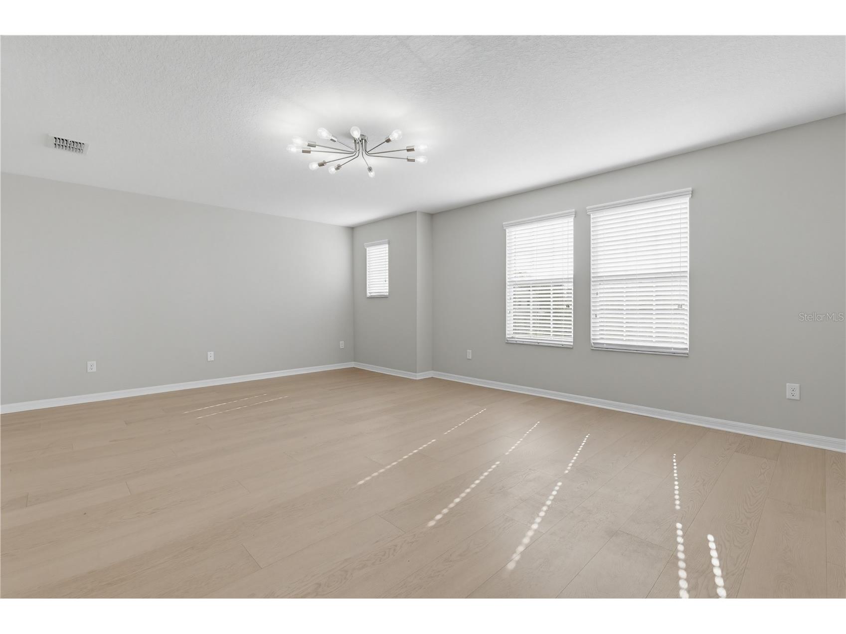 9608 Sorbonne Loop Seffner FL 33584 TB8507389 image47