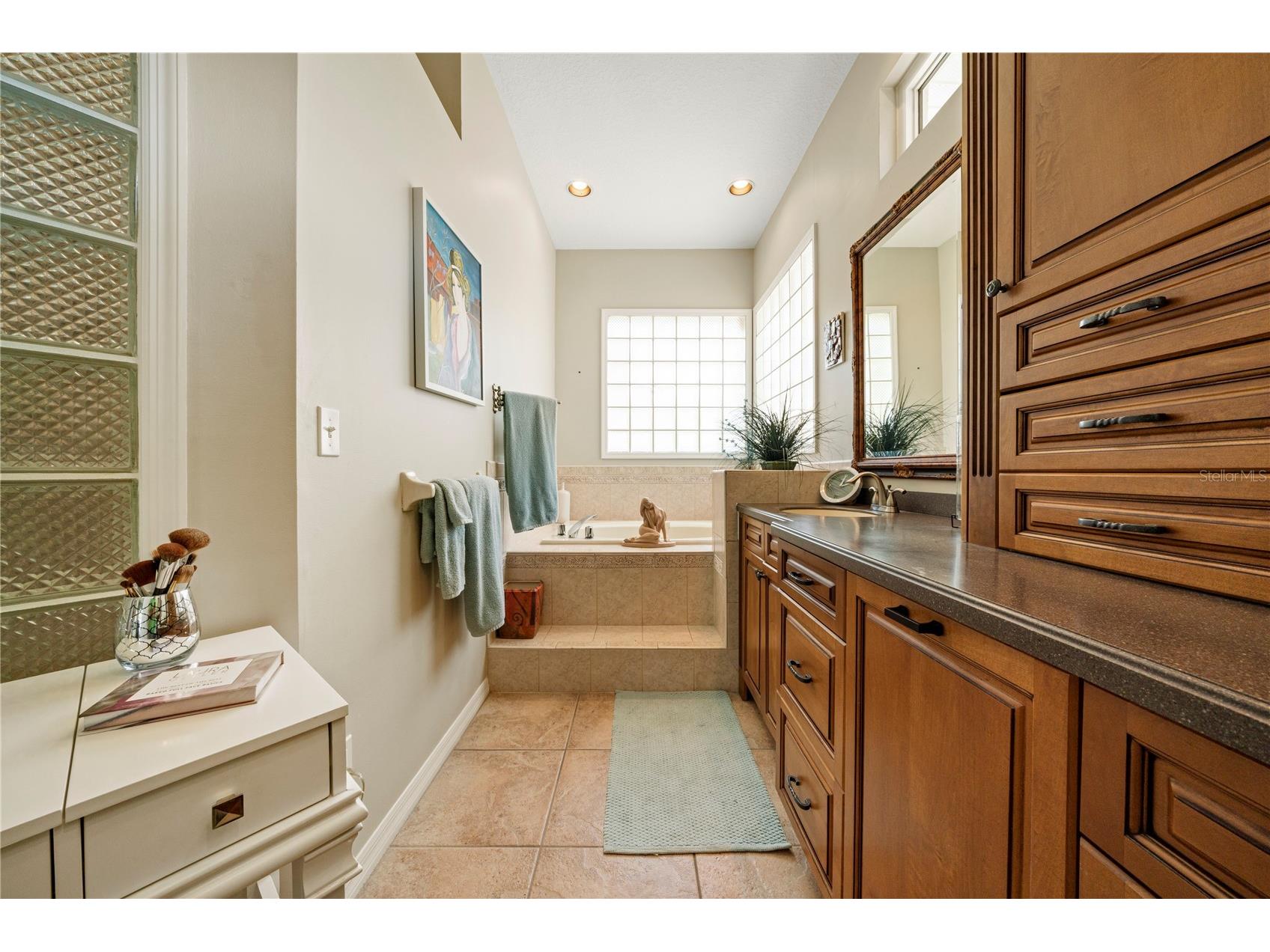 961 Live Oak Avenue NE Saint Petersburg FL 33703 TB8511032 image17