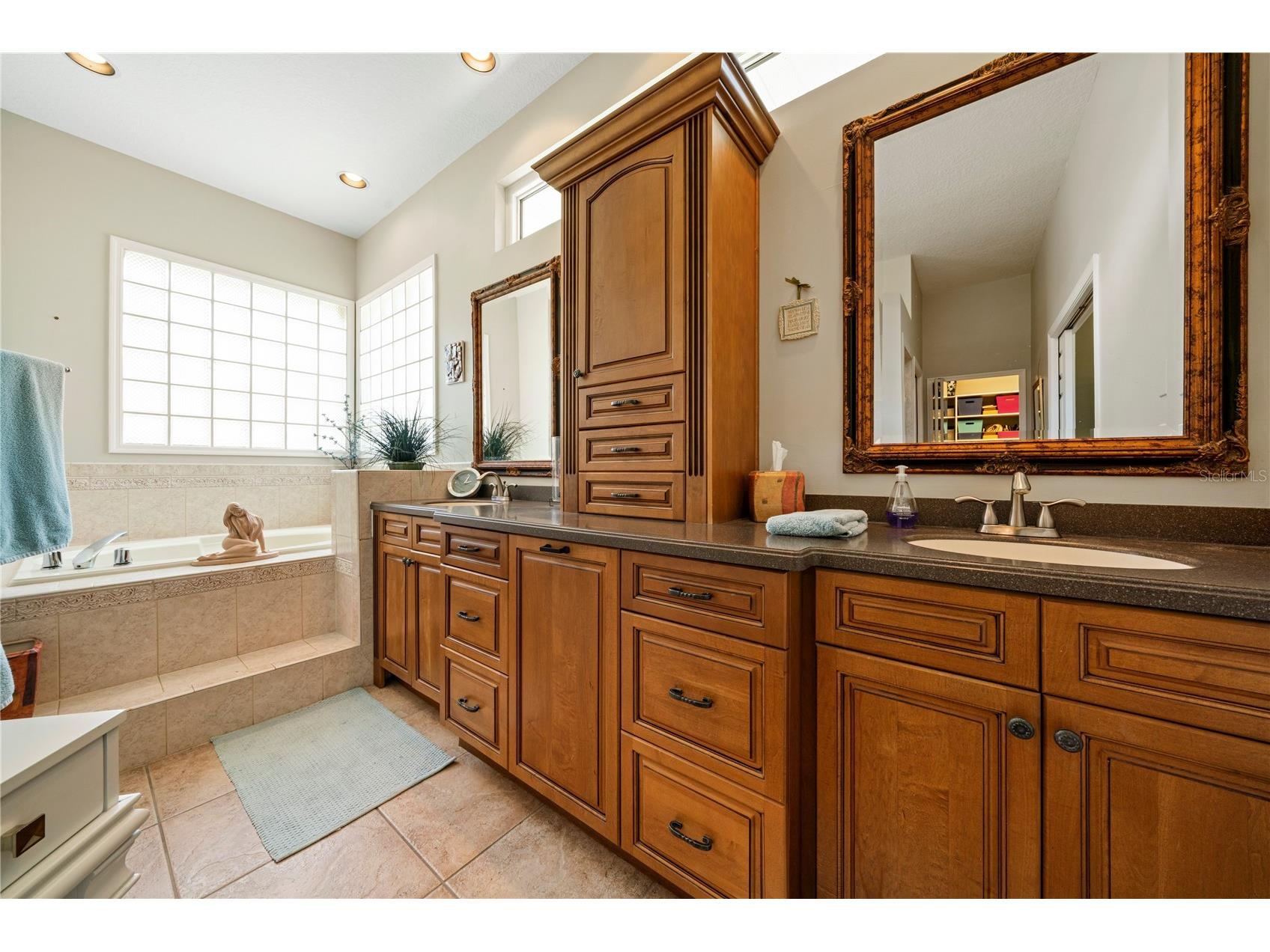961 Live Oak Avenue NE Saint Petersburg FL 33703 TB8511032 image18