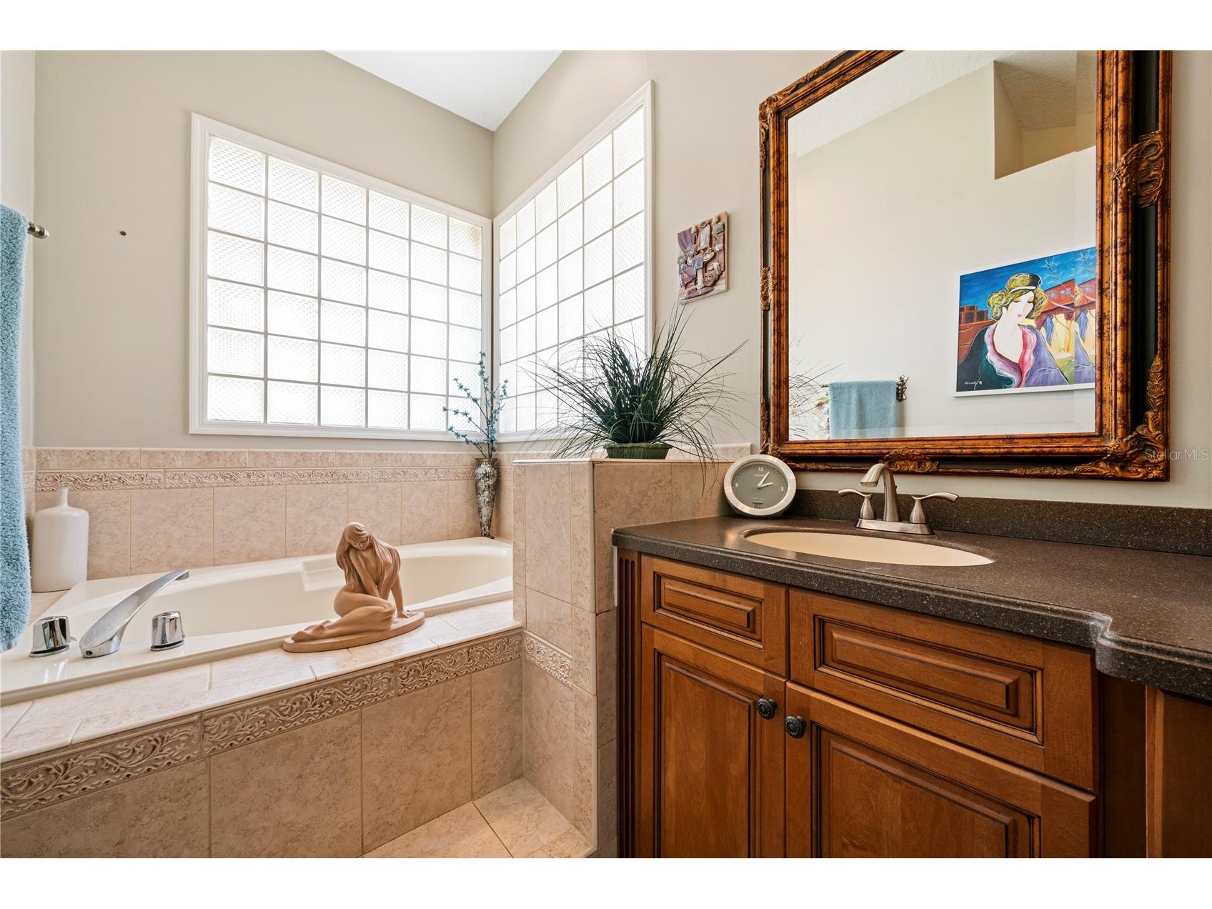 961 Live Oak Avenue NE Saint Petersburg FL 33703 TB8511032 image19