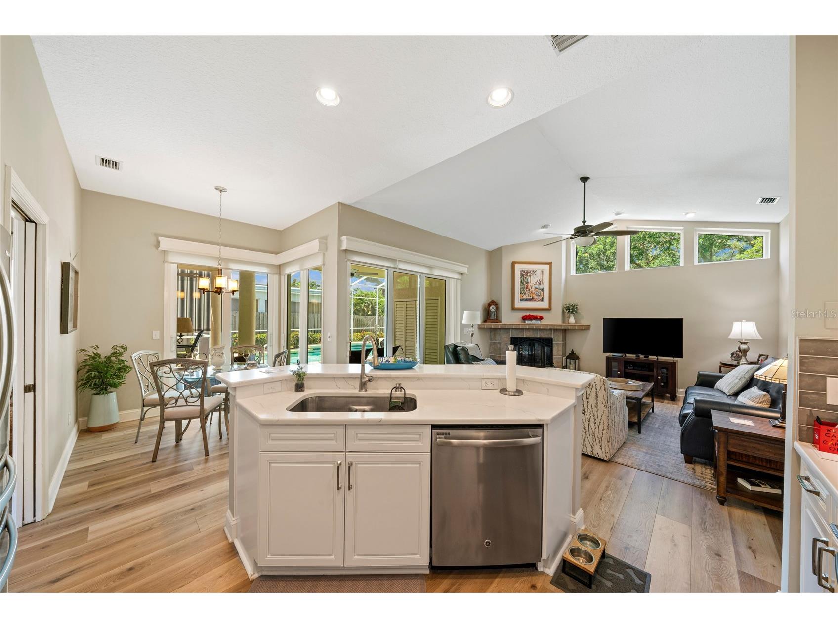 961 Live Oak Avenue NE Saint Petersburg FL 33703 TB8511032 image38