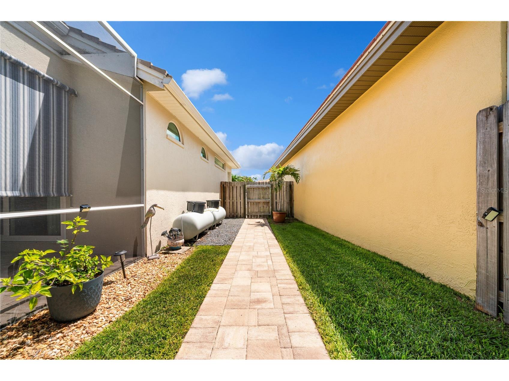 961 Live Oak Avenue NE Saint Petersburg FL 33703 TB8511032 image57