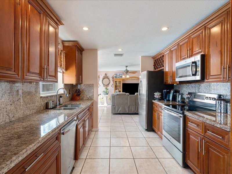 961 SW 98th Avenue Pembroke Pines FL 33025 O6320700 image7