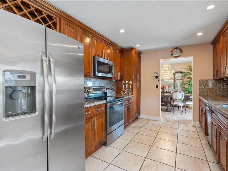 961 SW 98th Avenue Pembroke Pines FL 33025 O6320700 image8