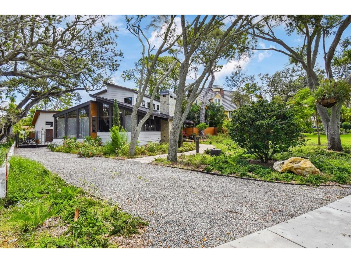 961 Victoria Drive Dunedin FL 34698 - ST. JOSEPH SOUND TB8414547 image1