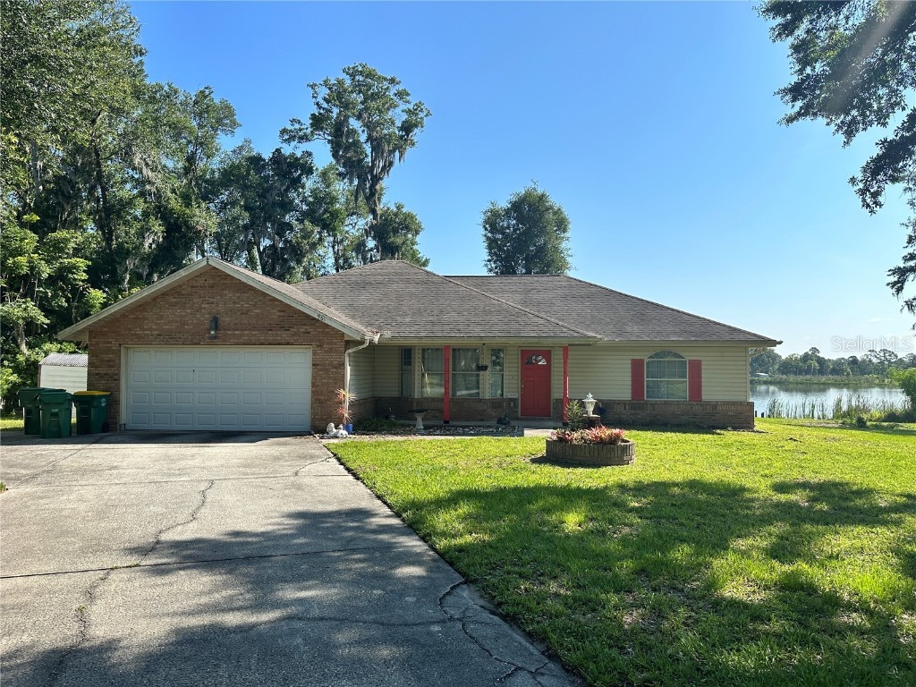 961 Village Lake Drive N Deland FL 32724 V4933844 image1